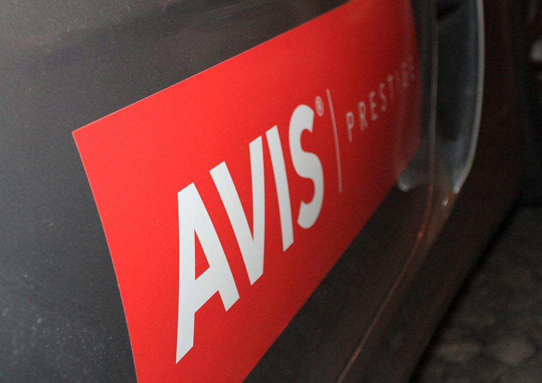 Návrh a výroba samolepiek pre AVIS Prestige